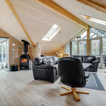 Medard - 2km From The Sea By Interhome